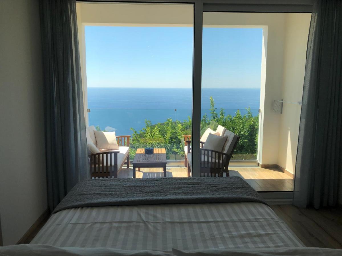 Lakones Deluxe Suites Extérieur photo