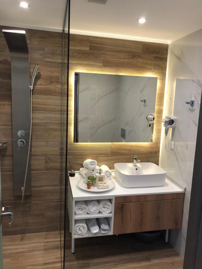 Lakones Deluxe Suites Extérieur photo