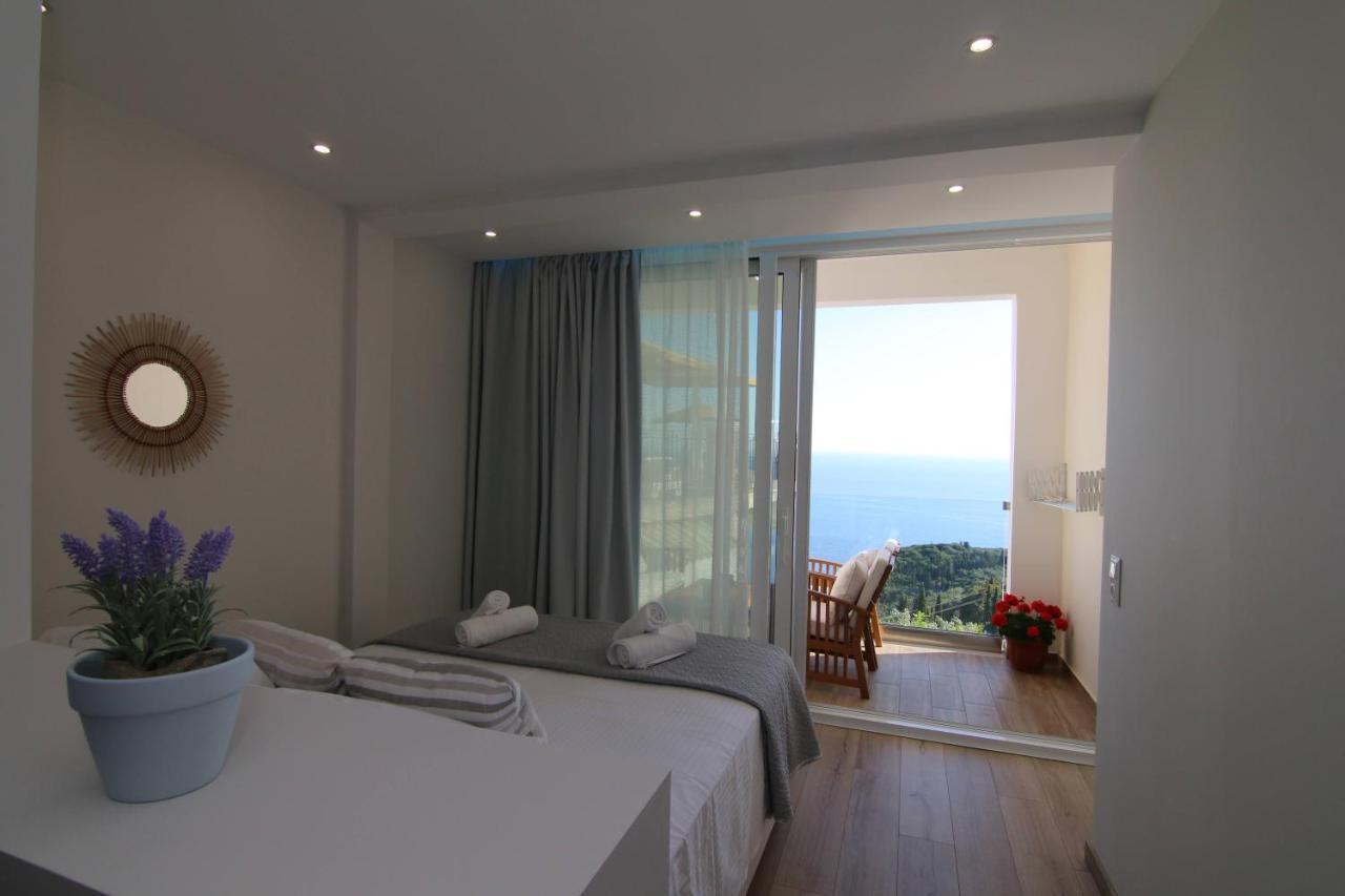 Lakones Deluxe Suites Extérieur photo