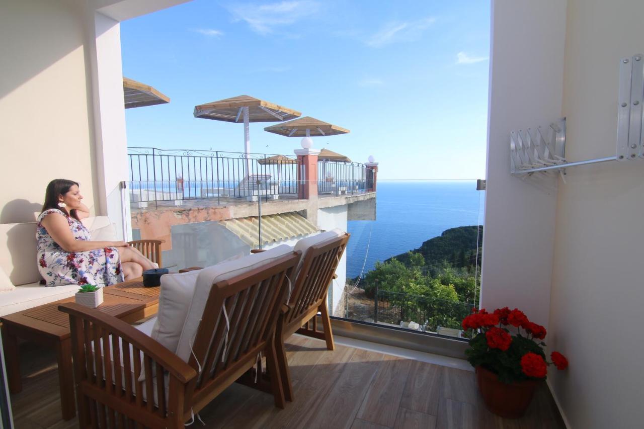 Lakones Deluxe Suites Extérieur photo