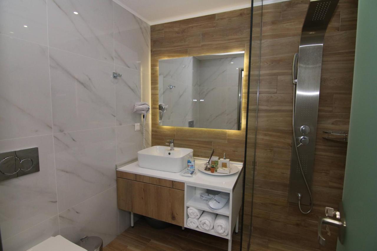 Lakones Deluxe Suites Extérieur photo