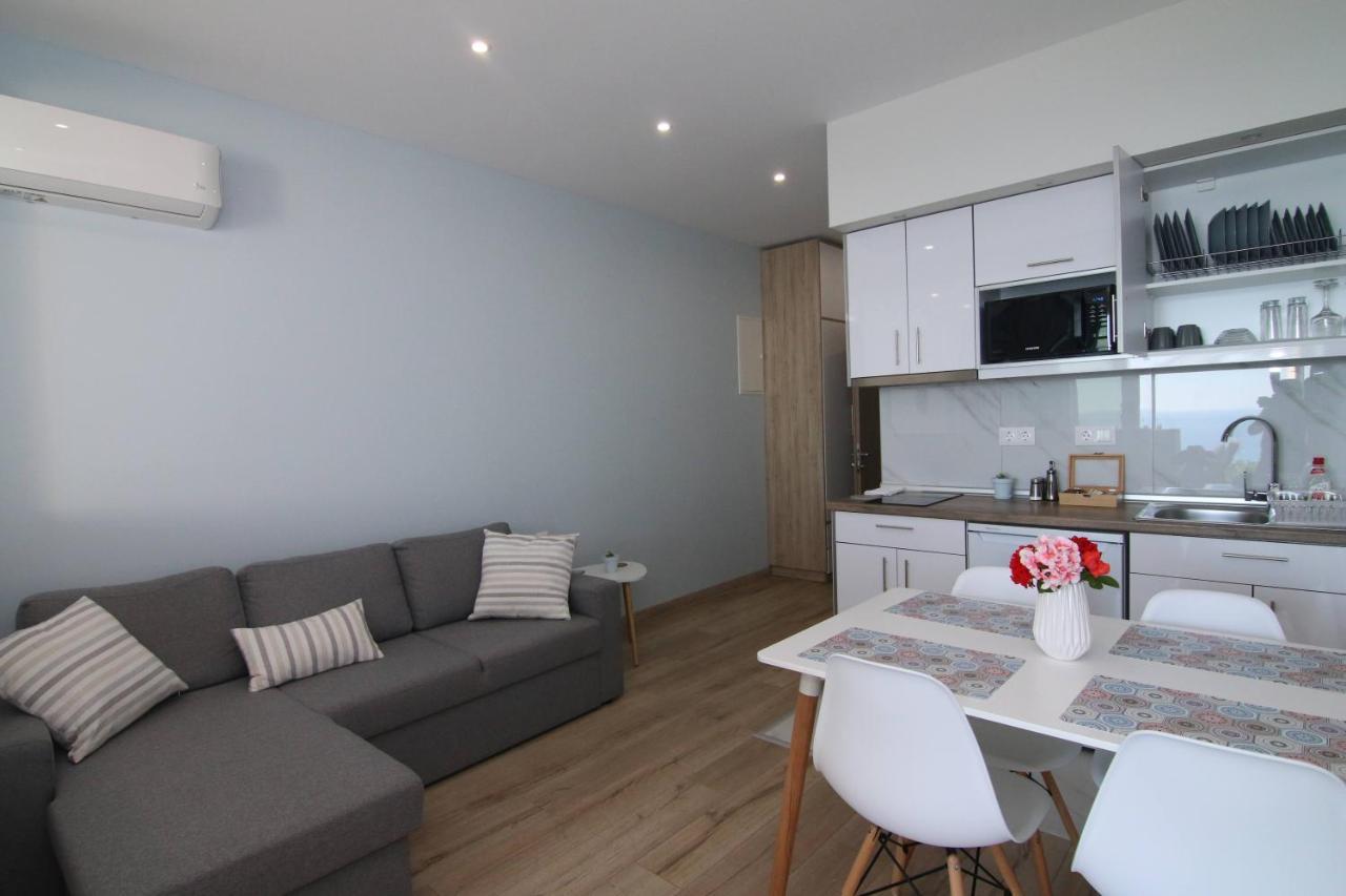 Lakones Deluxe Suites Extérieur photo