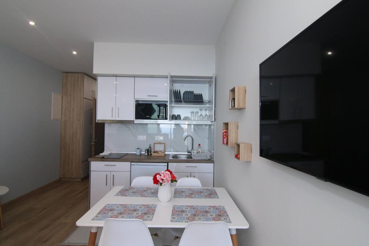 Lakones Deluxe Suites Extérieur photo