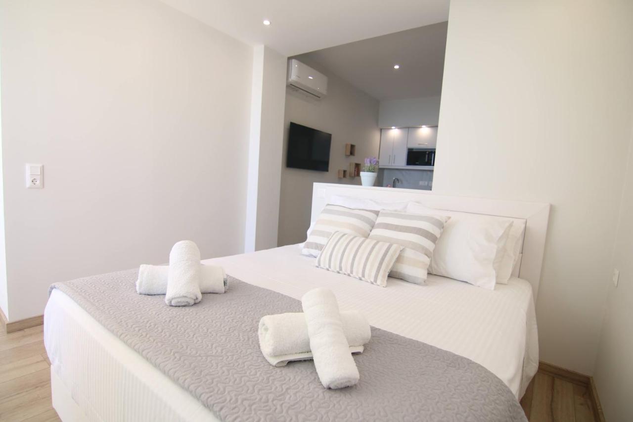 Lakones Deluxe Suites Extérieur photo