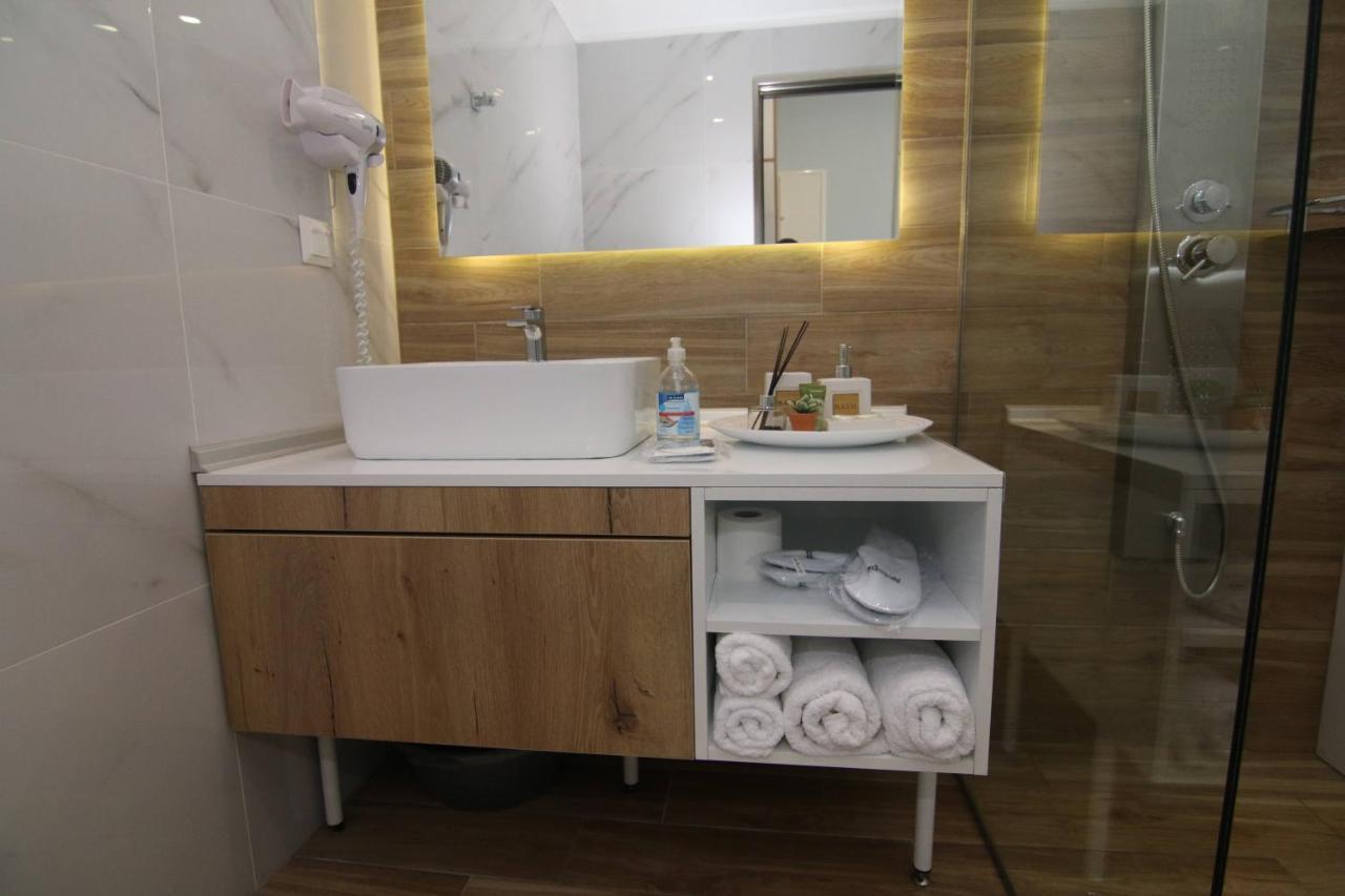Lakones Deluxe Suites Extérieur photo