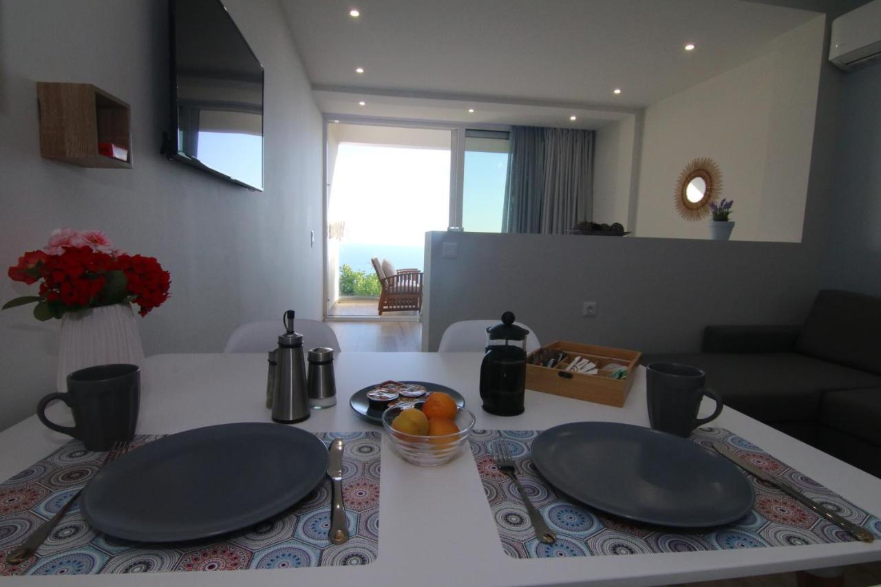 Lakones Deluxe Suites Extérieur photo