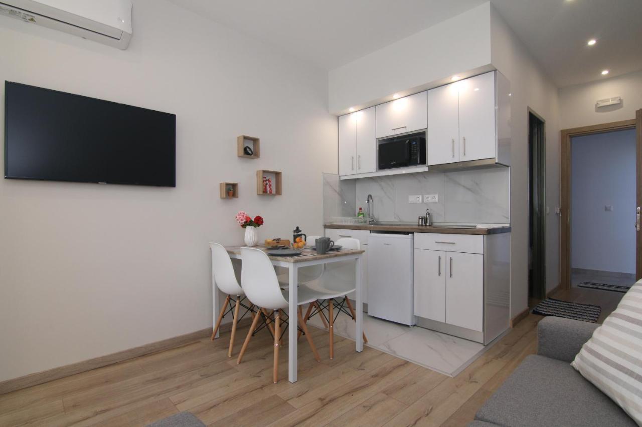 Lakones Deluxe Suites Extérieur photo