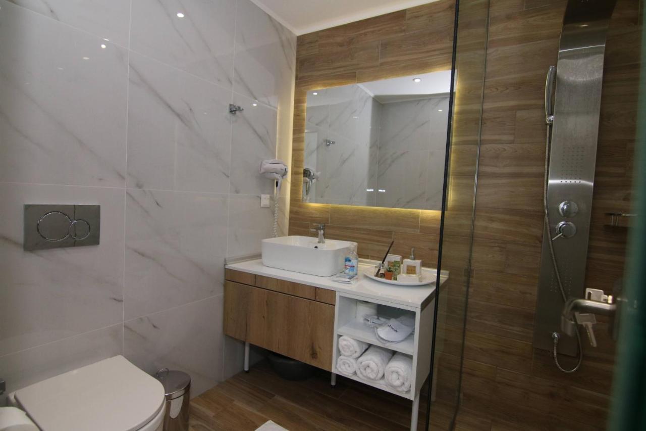 Lakones Deluxe Suites Extérieur photo